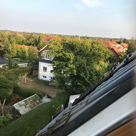Centralt I Gentofte I 2 Plan, Ved S-Tog Og Busser エクステリア 写真