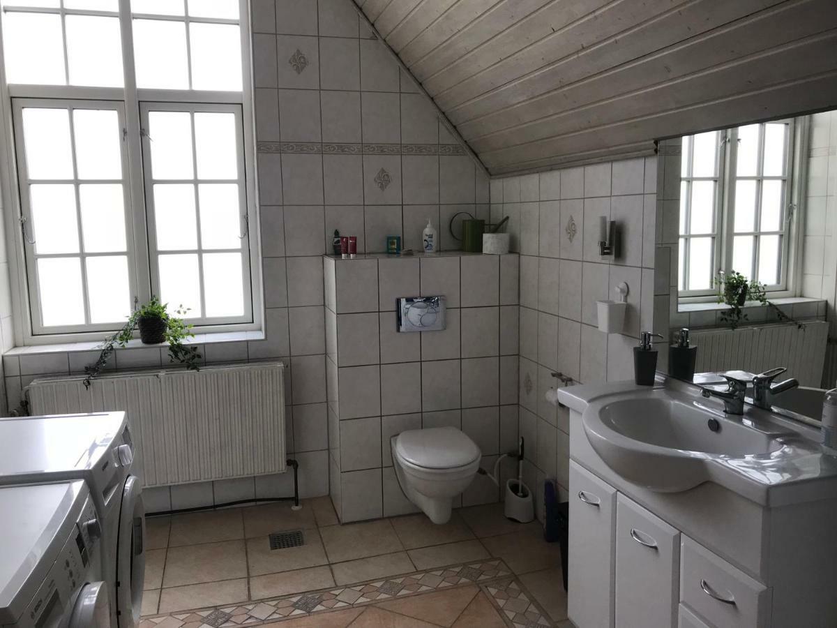 Centralt I Gentofte I 2 Plan, Ved S-Tog Og Busser エクステリア 写真