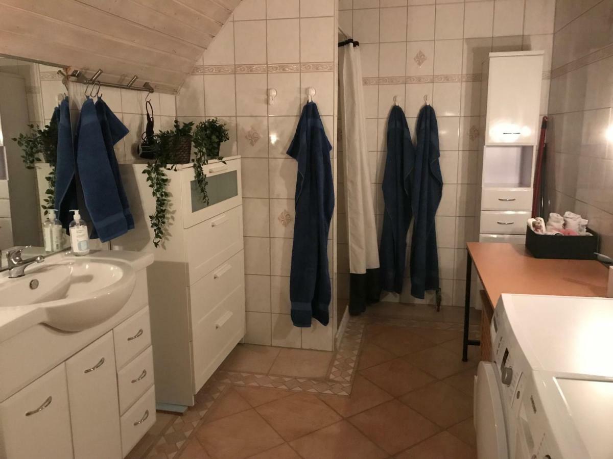 Centralt I Gentofte I 2 Plan, Ved S-Tog Og Busser エクステリア 写真