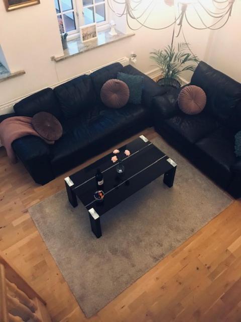 Centralt I Gentofte I 2 Plan, Ved S-Tog Og Busser エクステリア 写真